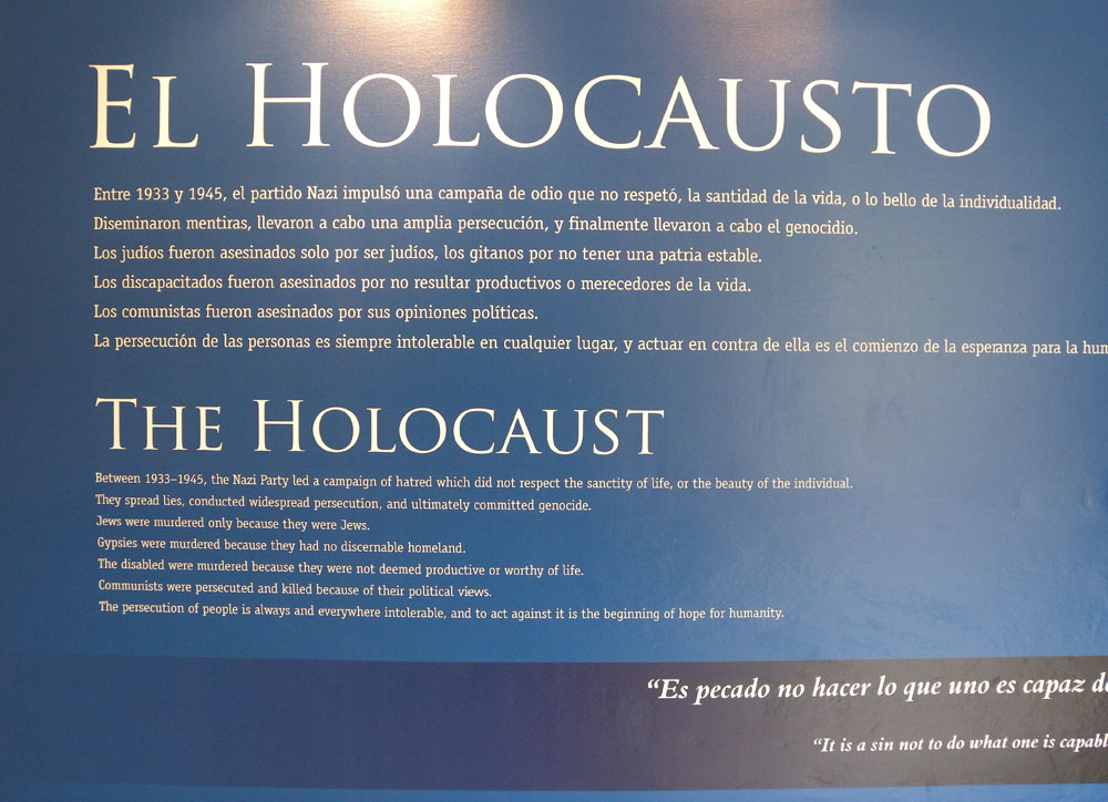 El Holocausto exhibit at Templo Sefaradi, Havana, Cuba